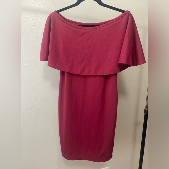 Off shoulder dress with side cut NWOT - Picture 6 of 13